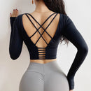 Camiseta de treino com costas abertas, manga comprida, corte curto - feminina