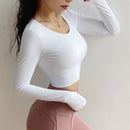 Camiseta de treino com costas abertas, manga comprida, corte curto - feminina