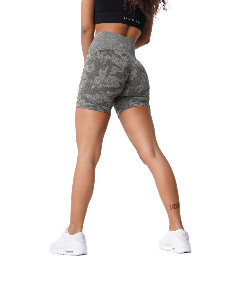 Shorts Sem Costura Camuflado Feminino – Malha Suave, Cintura Elástica